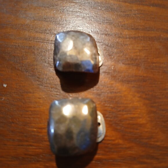 Women's Vintage Square Shaped Hammered Texture Silver Clip On Earrings - Picture 5 of 6